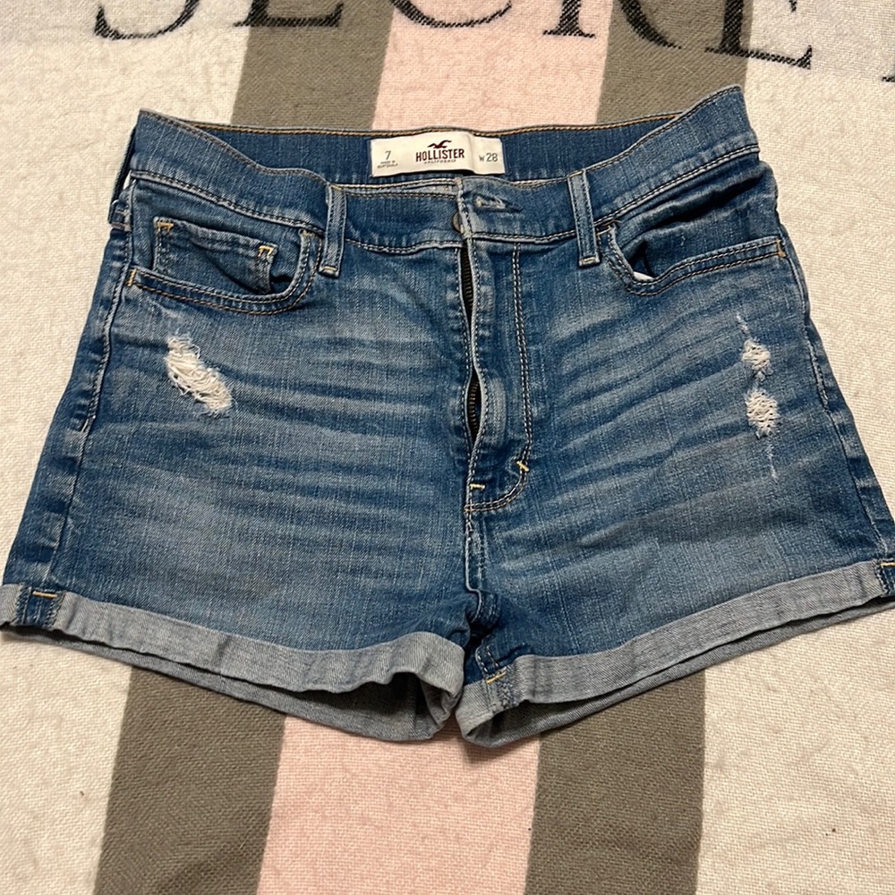 Women’s Hollister shorts
